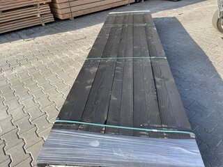Ca. 50x Douglas planken zwart gecoat, 24x200mm, lengte 400cm
